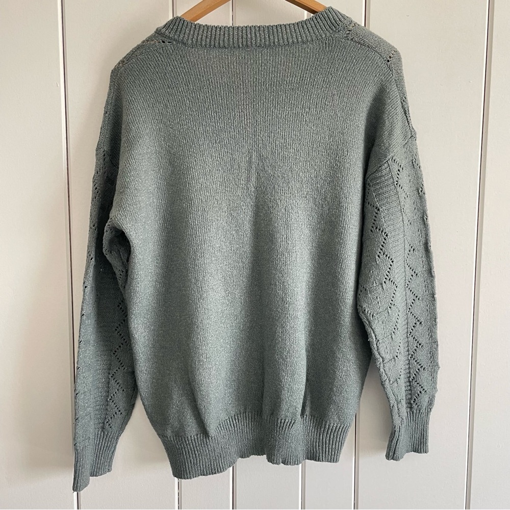 $10 SALE Sage Green V-Neck Cable Knit Pullover Women’s Sweater - Picture 2 of 7